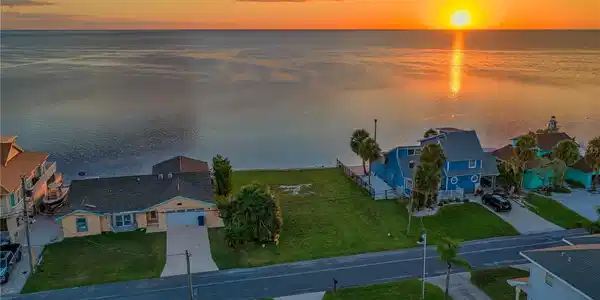 3208 GULF WINDS CIRCLE