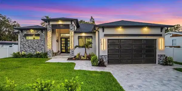 805 PADUA COURT