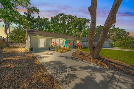 1318 LOMA LINDA
