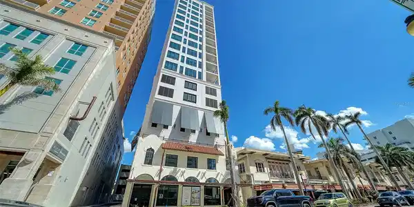 33 S PALM AVENUE