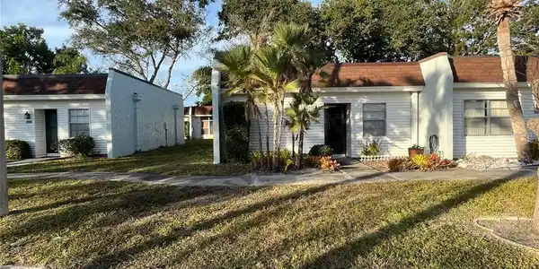 13715 MISSION OAKS