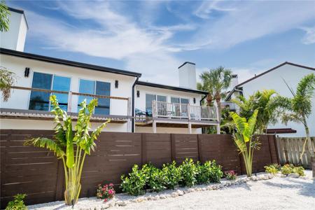 6796 SARASEA CIRCLE