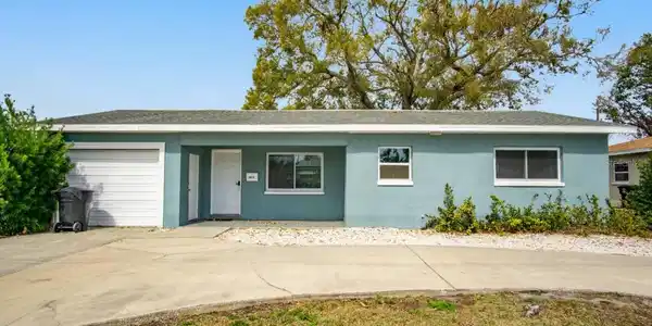 5813 GULFPORT BOULEVARD S