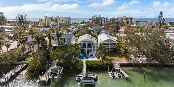 12112 LAGOON LANE