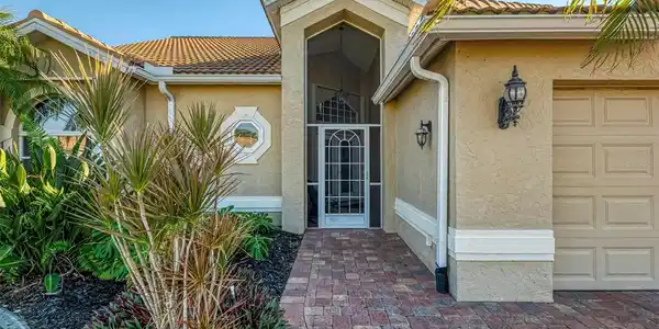 8377 PARKSIDE DRIVE