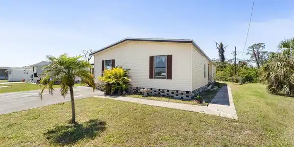 1352 IBIS DRIVE