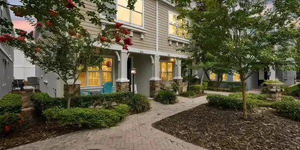 423 AURORA WAY