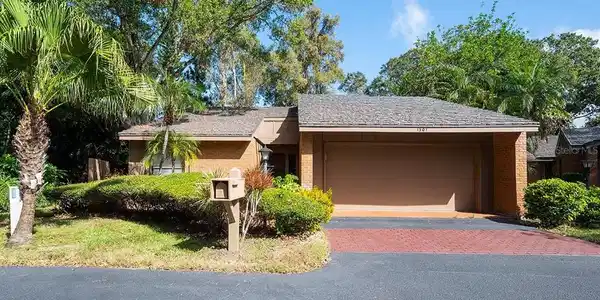 1301 WATER OAK N