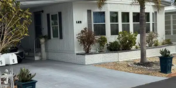 6 LAFITTE DRIVE
