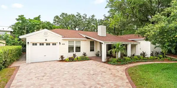 404 JASMINE WAY
