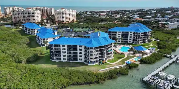 2700 PENINSULA