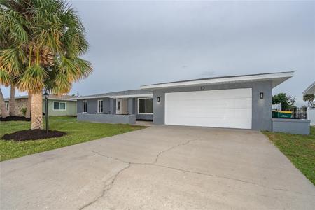 10 OAKLAND HILLS COURT
