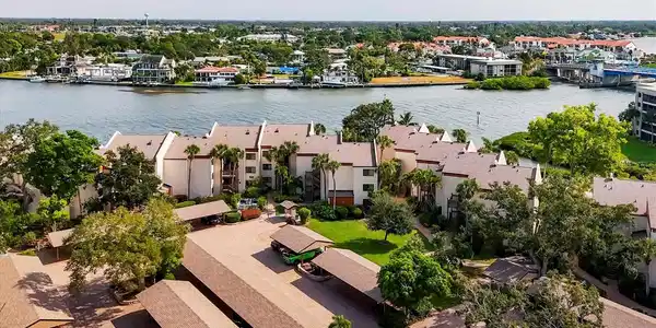 1900 COVE II PLACE