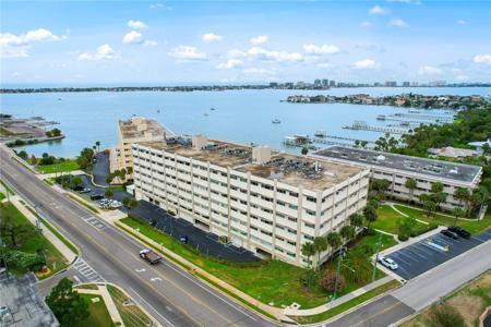100 BLUFF VIEW