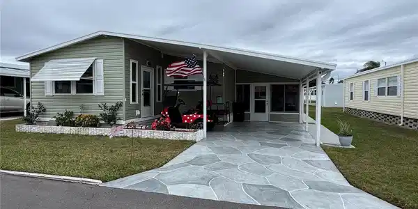 2100 MANOA DRIVE