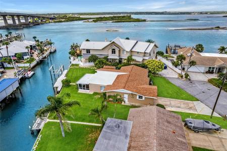 10 VENETIAN CIR