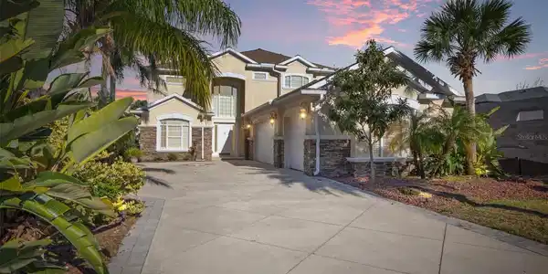 29 RIVERWALK DRIVE S