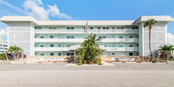 325 CAUSEWAY