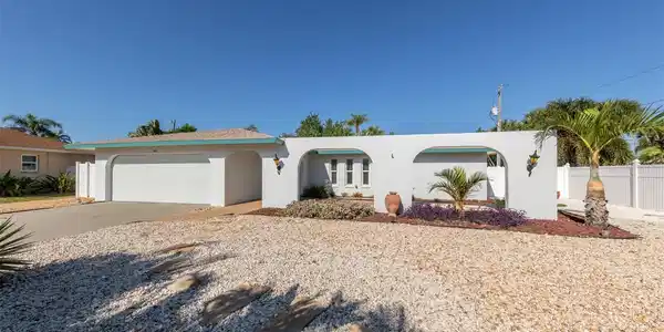 444 W GATE DRIVE