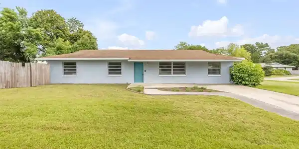 3132 PINE TREE DRIVE