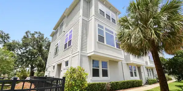 115 N ARRAWANA AVENUE