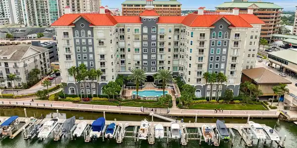 700 S HARBOUR ISLAND BOULEVARD