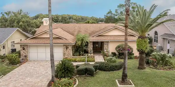 18602 WHITE PINE CIRCLE