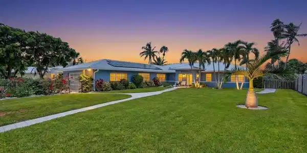 208 N POLK DRIVE