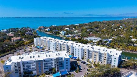 1703 N TAMIAMI TRAIL