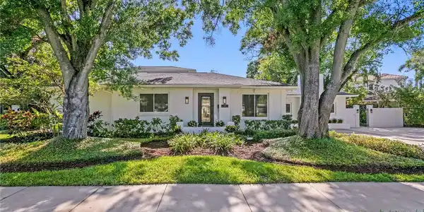 444 W DAVIS BOULEVARD