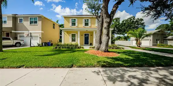 608 CLARENDON