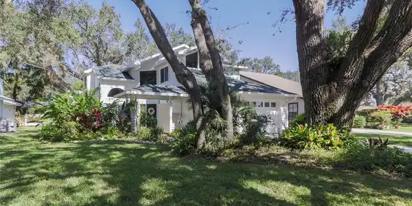 6704 ARBOR OAKS