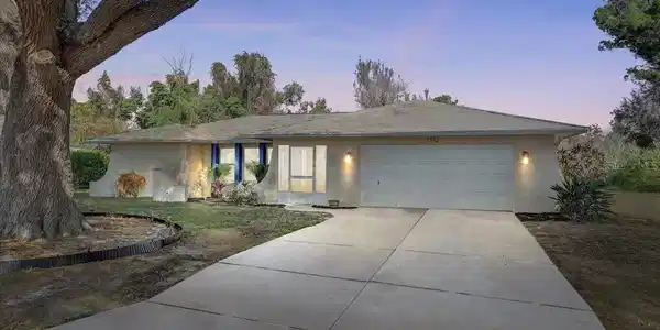 1332 WHISPERING LANE