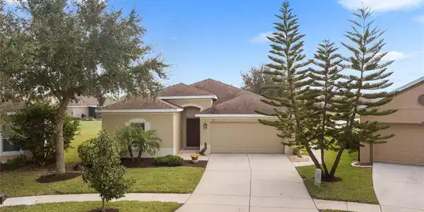 913 PARKER DEN