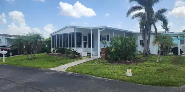 10 S BOTANY BAY CIRCLE