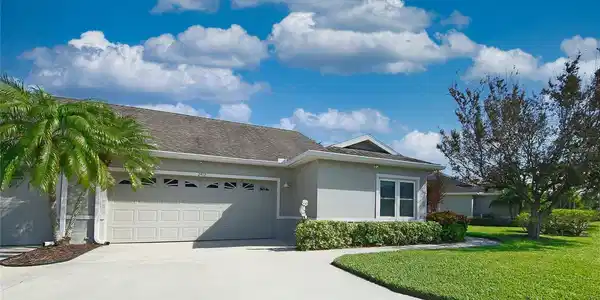 2412 FAIRWAY OAKS