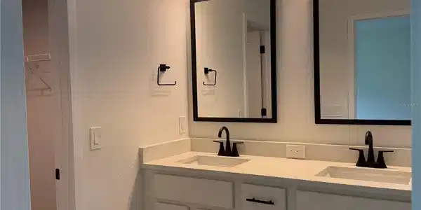 Image 4 Image 4
