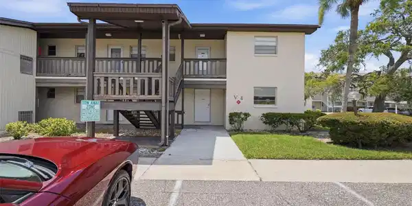 5207 TURQUOISE LANE