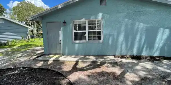 1525 14TH E