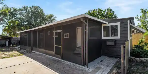 110 VERONA STREET N