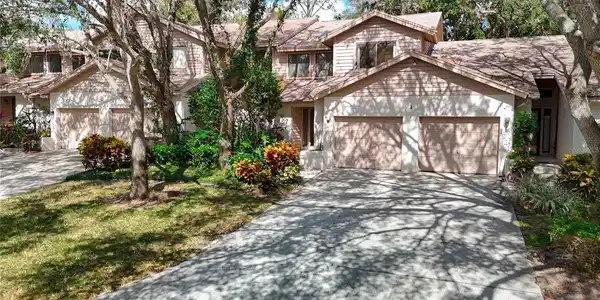 1919 WHISPERING WAY