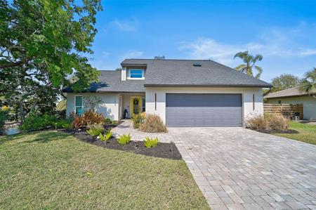 1939 BAYWOOD PLACE