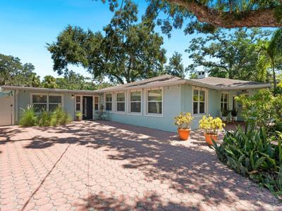 981 CALOOSA DRIVE