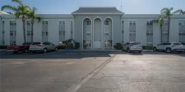 1706 BELLEAIR FOREST