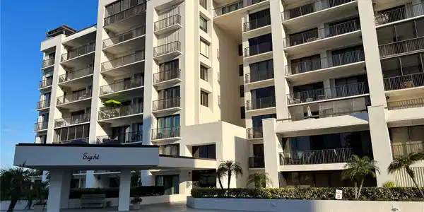 8 BELLEVIEW BOULEVARD