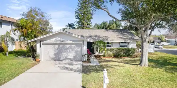 2100 GULL LANE
