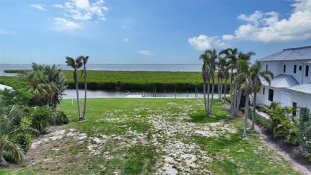 1630 HARBOR CAY LANE