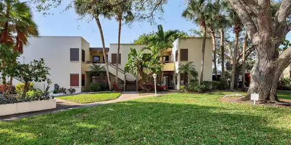 418 SPRING LAKES