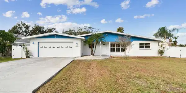 339 SHORE DRIVE