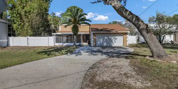915 SEMINOLE BOULEVARD
